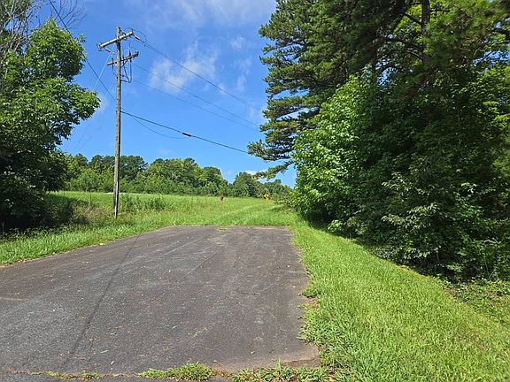 4th image of 377 Nassau Trl