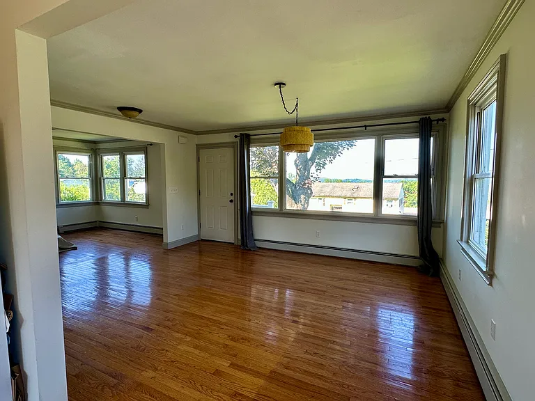 10 Curtis Ave — Photo 3