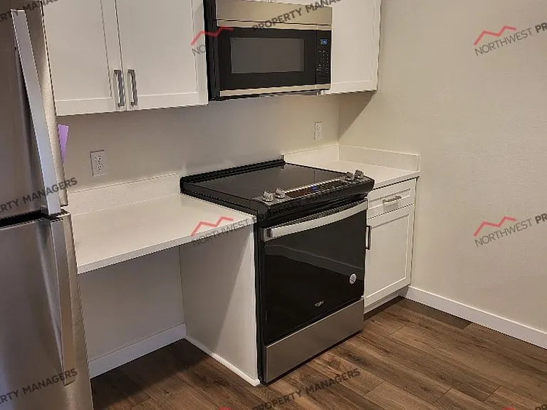 208 E Stella St #805-813 — Photo 32