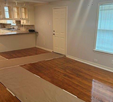 4th image of 3260 Simmons St