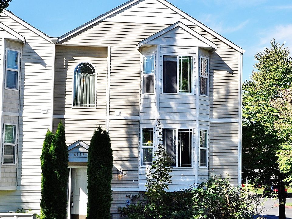 Spacious corner lot