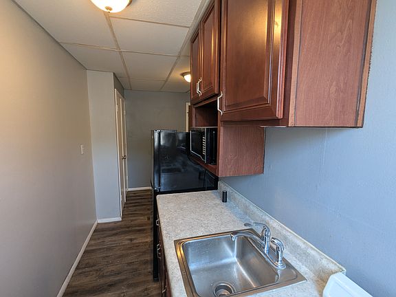 3rd image of 3104 Woodson Rd #7