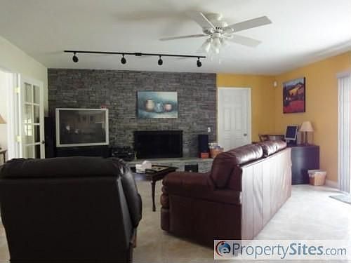 3rd image of 4621 Bancroft Dr