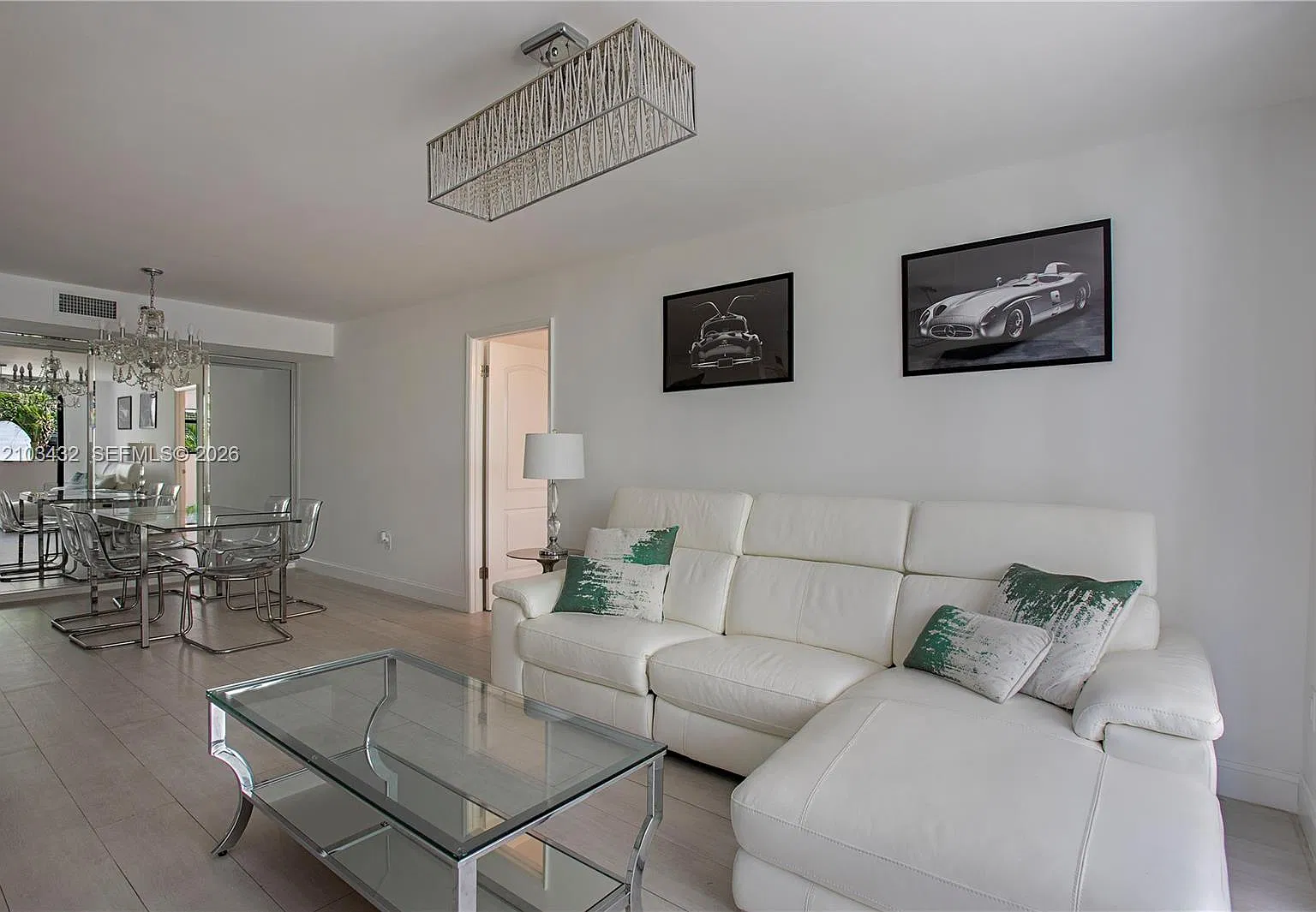 1621 Collins Ave — Photo 2
