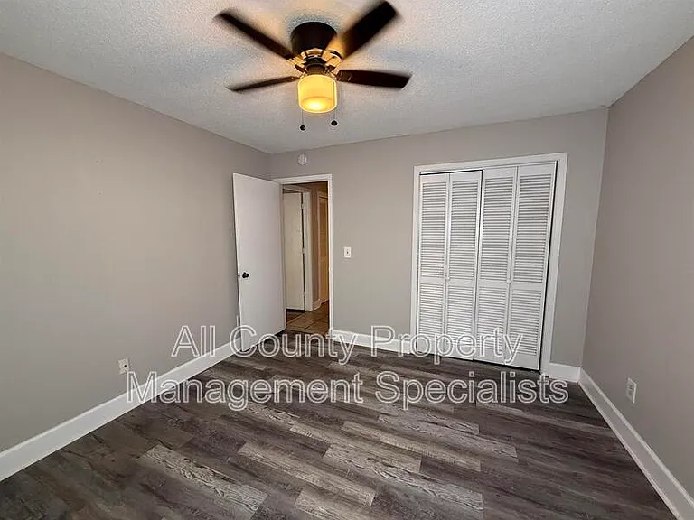 1002 Creekside Way — Photo 6