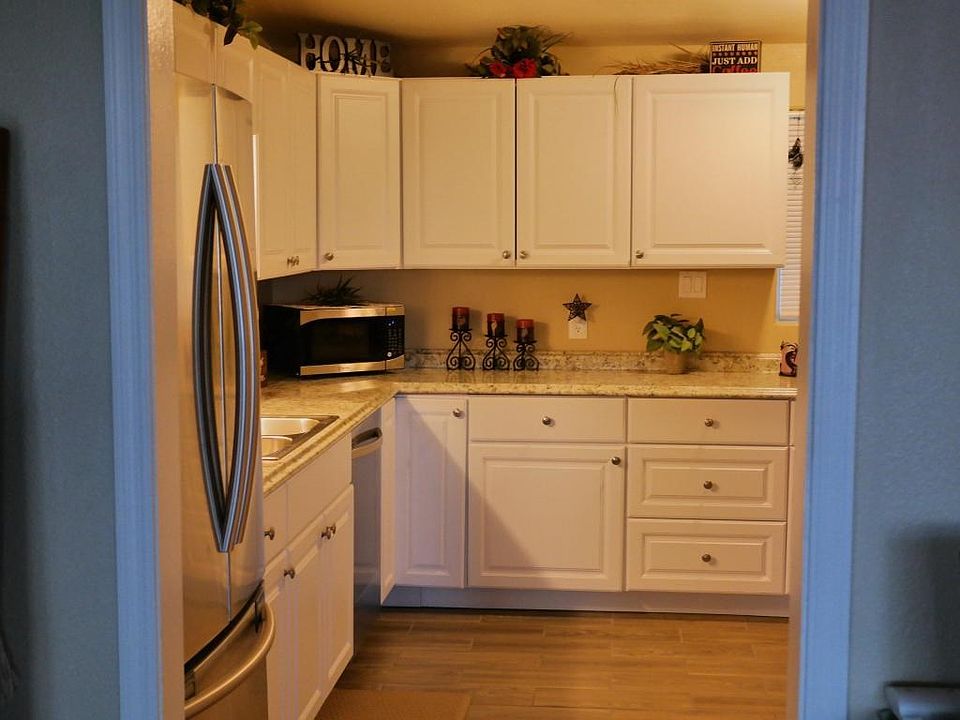 1st image of 118 W Webb Dr