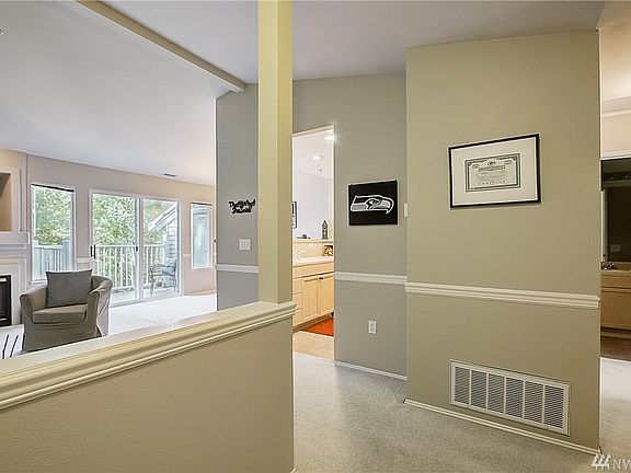 2nd image of 25235 SE Klahanie Blvd APT G301