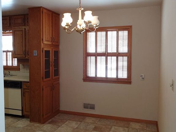 3rd image of 1171 Shryer Ave W