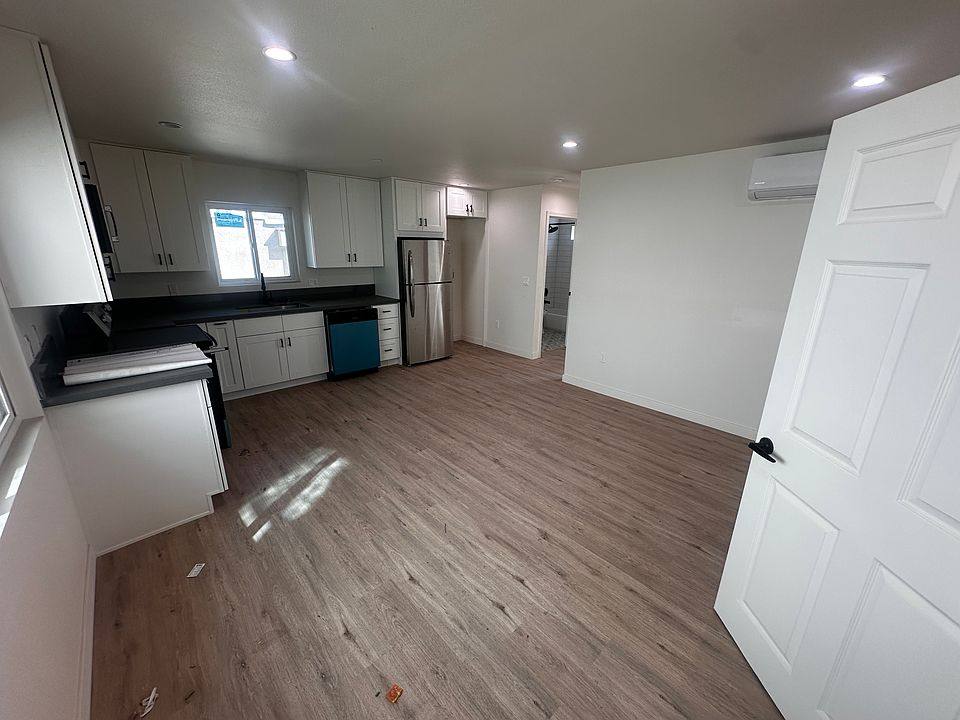 1st image of 2225 Branden St #1/4