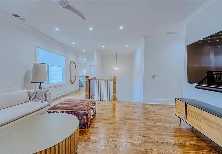 2975 Osborne Rd NE — Photo 30