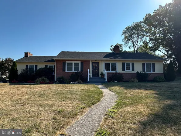 13315 Club Rd, Hagerstown, MD 21742