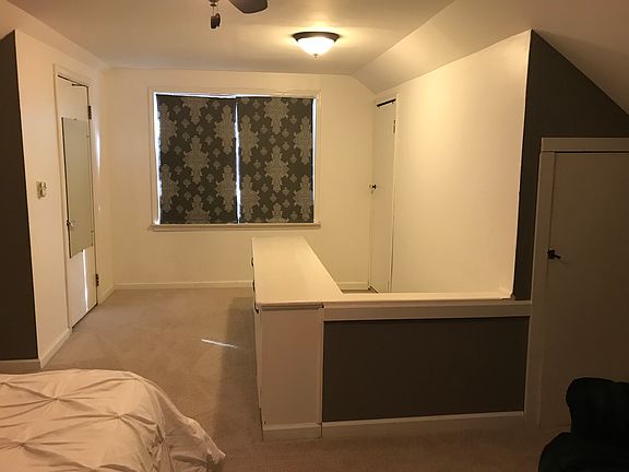 3rd image of 204 S Minerva Ave