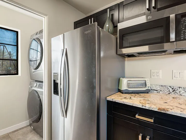 1322 E Miles St — Photo 14