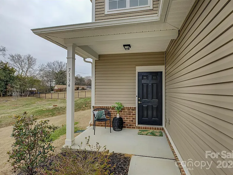 7134 Thornrose Dr — Photo 3