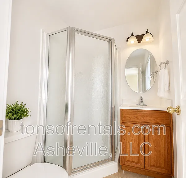 28 Rotunda Cir — Photo 12
