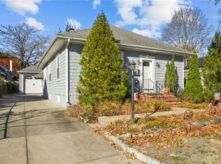41 Whitcomb Rd, Riverside, RI 02915