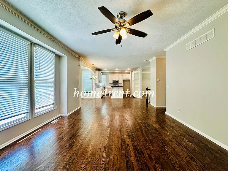 8511 W 128th St — Photo 21