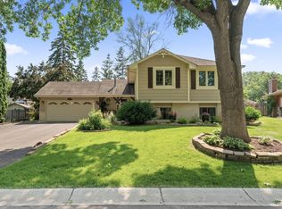 6469 Deerwood Ln N, Maple Grove, MN 55369