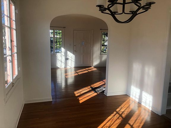 5th image of 854 N Kilkea Dr