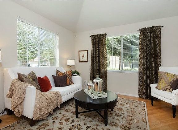 4th image of 2176 Pettigrew Dr