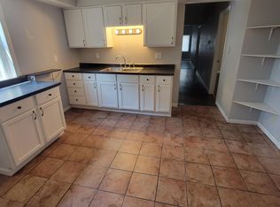 2472 S 9th Pl, Milwaukee, WI 53215