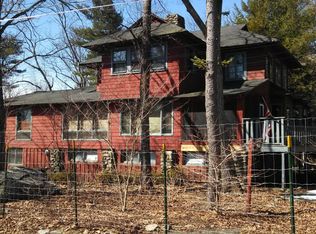 125 Falls Dr, Buck Hill Falls, PA 18323