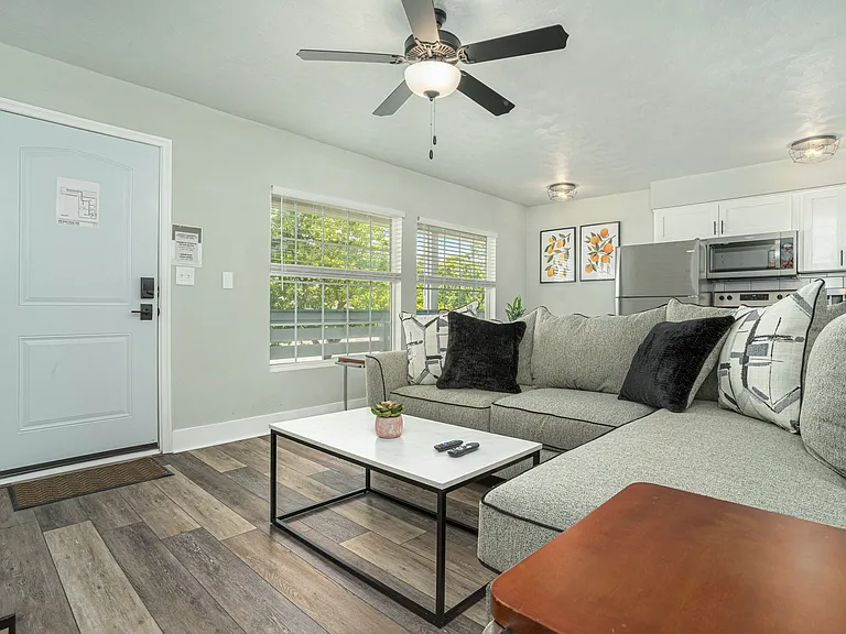 639 W Ocean View Ave — Photo 24