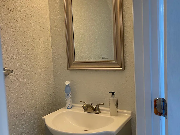 4441 SW 49th Ave — Photo 10