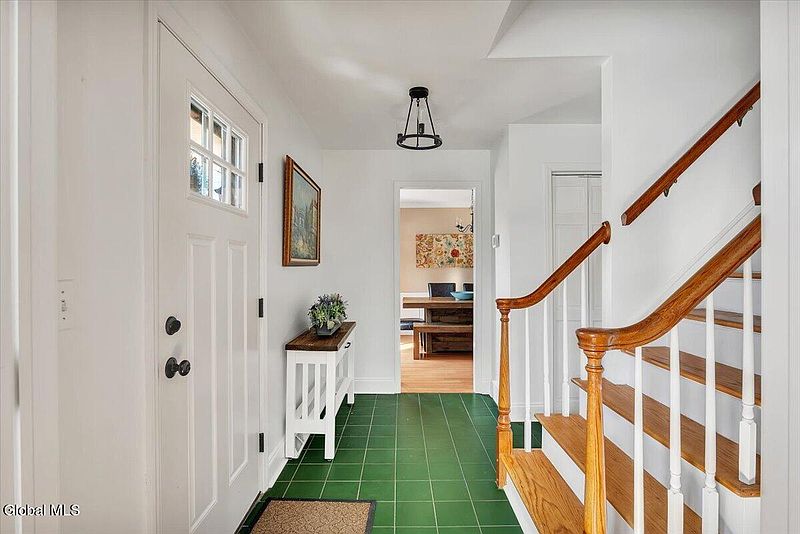 3rd image of 29 Bayberry Drive