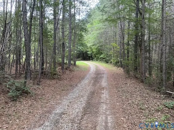 17-39A Wendy Ln, Amelia Court House, VA 23002