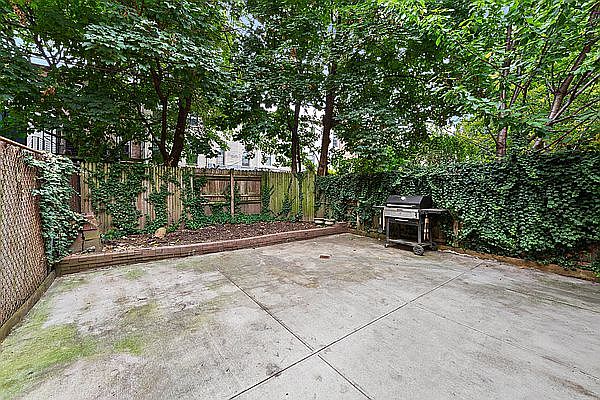 1st image of 430 Mac Donough St #1