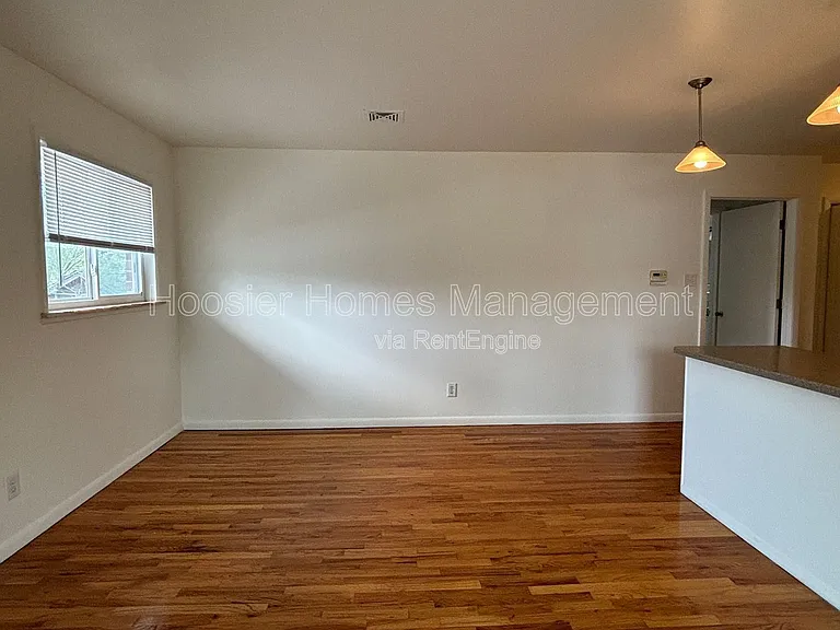 770 E 61st St #4 — Photo 6