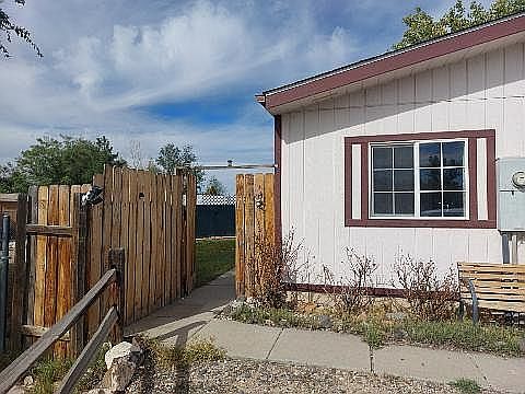 entryway to front door