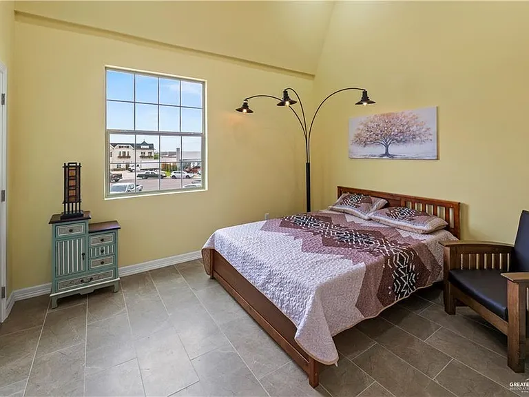 1408 E Karen St #B — Photo 7