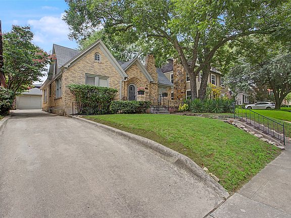 4th image of 3913 W 4th St