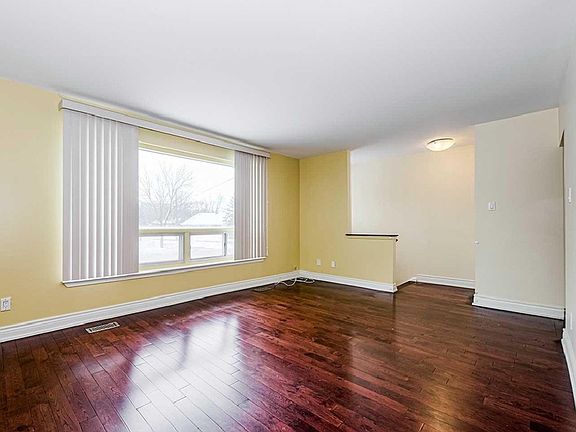 4th image of 90 Billington Cres #2