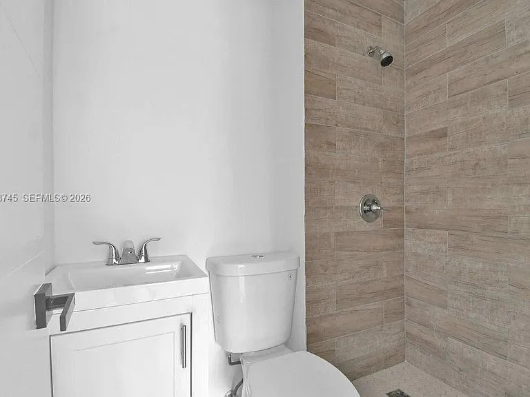 1102 NW 103rd St #1 — Photo 12