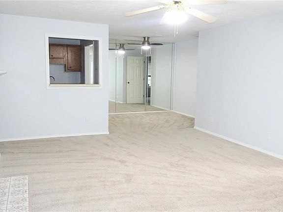 4th image of 407 Berkeley Woods Dr #407
