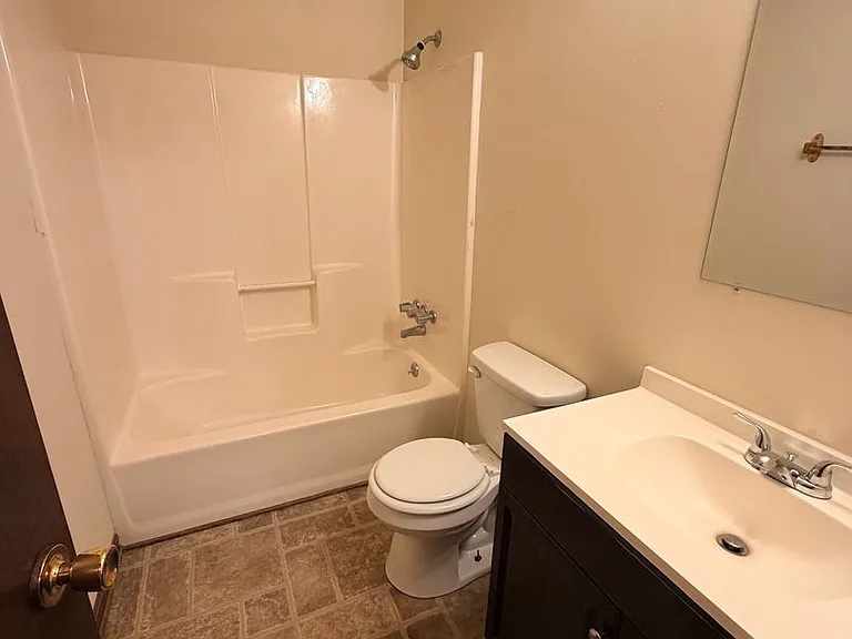 1605 Westbrook Dr #C-2 — Photo 14