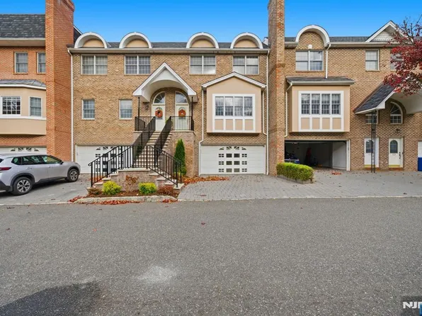 119 Stonegate Trl, Cresskill, NJ 07626