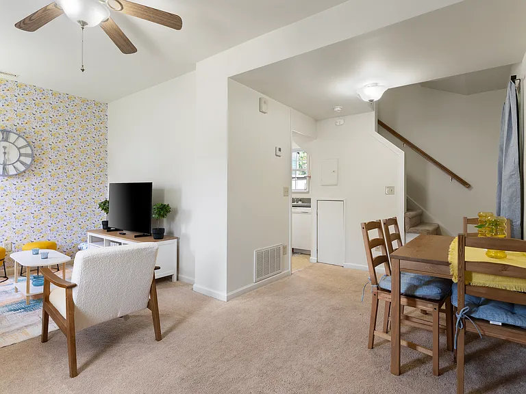 1115 Winchester St #D — Photo 10
