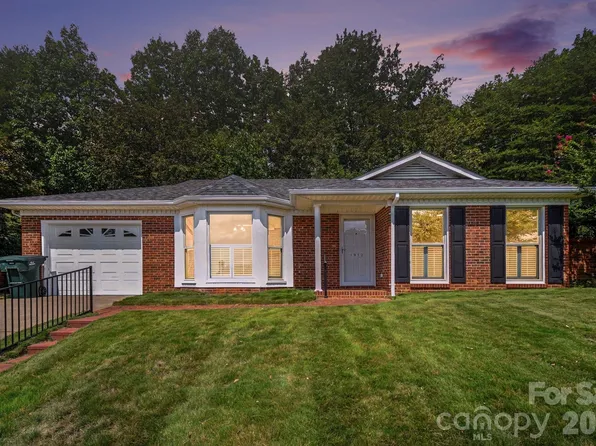 1912 Wexford Ct, Gastonia, NC 28054