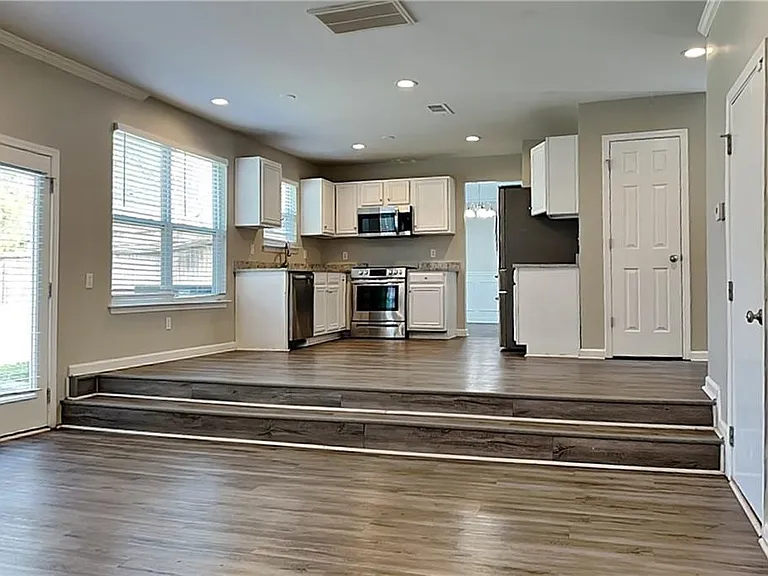 4341 Ash Tree St — Photo 6
