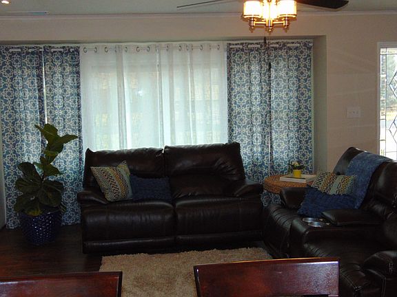 5th image of 5616 N Woodland Ct