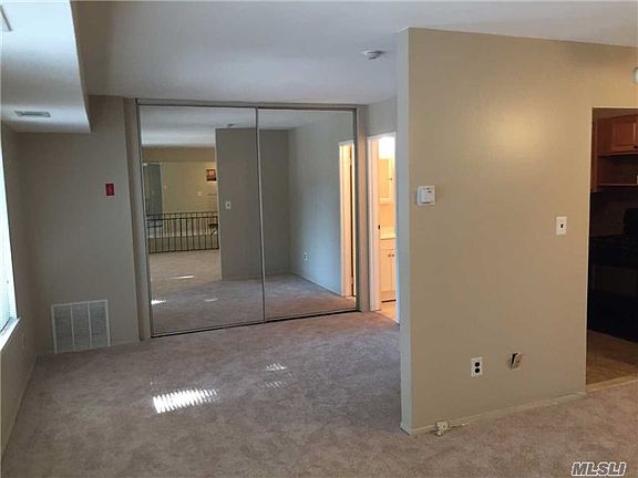 3rd image of 20 Redwood Ct