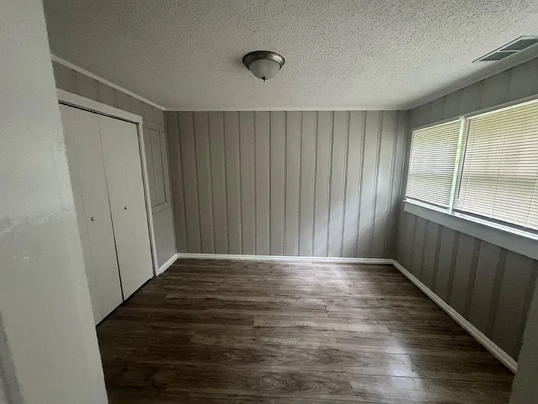 719 Craft Rd — Photo 2