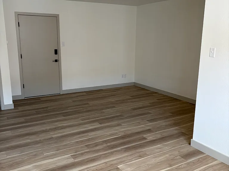 7377 Maple Ave #Q — Photo 5
