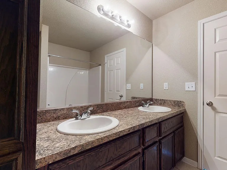 1707 Aztec Trce #A — Photo 2