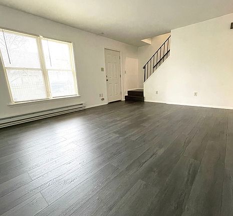 5th image of 336 Littleton Ave #1201