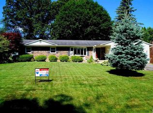 1954 Elmhurst Ln, Jackson, MI